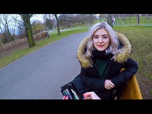 ❤️ Gleypir heitt ásamt ókunnugra fyrir peninga - blástur í garðinum eftir Evu Elfie ❤️ Klám fb á is.pornohdmega.ru ❌
